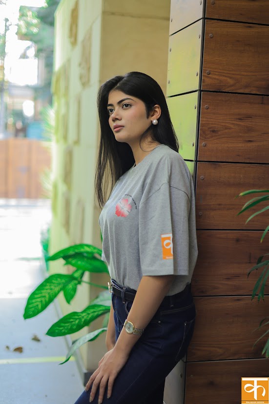 Knitted t-shirt with Print Grey Pink Floral – Trust God | Every flower blooms in their own time
