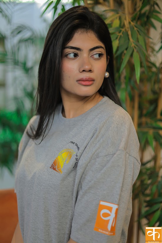 Knitted t-shirt with Print Grey Yellow Ombre Horse – Galloping Towards Leap of Faith | Leap of Faith