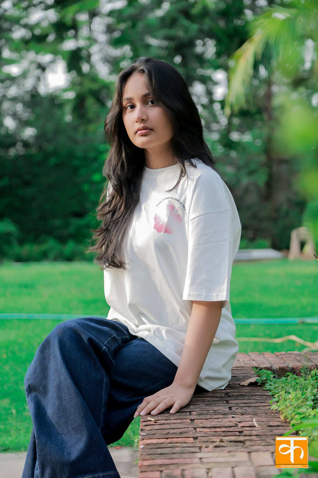 Knitted t-shirt with Print White Pink Floral–I TRUST GOD |EVERY FLOWER BLOOMS IN THEIR OWN TIME