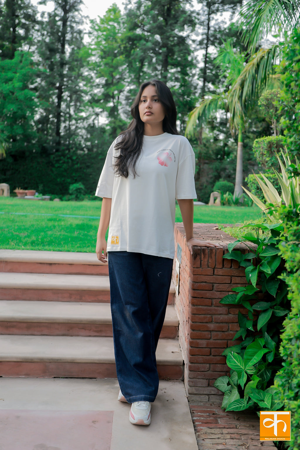 Knitted t-shirt with Print White Pink Floral–I TRUST GOD |EVERY FLOWER BLOOMS IN THEIR OWN TIME