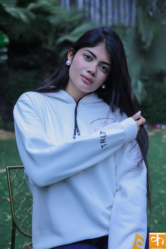 Knitted t-shirt with Print Pink Flower Hoodie – Trust God | Every Flower Blooms in Their Own Time