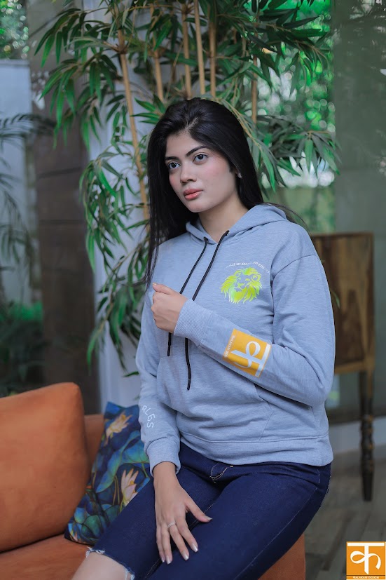 Knitted t-shirt with Print Yellow Neon Lion Hoodie – I Am Fearless | Inhale My Dreams, Exhale My Fear