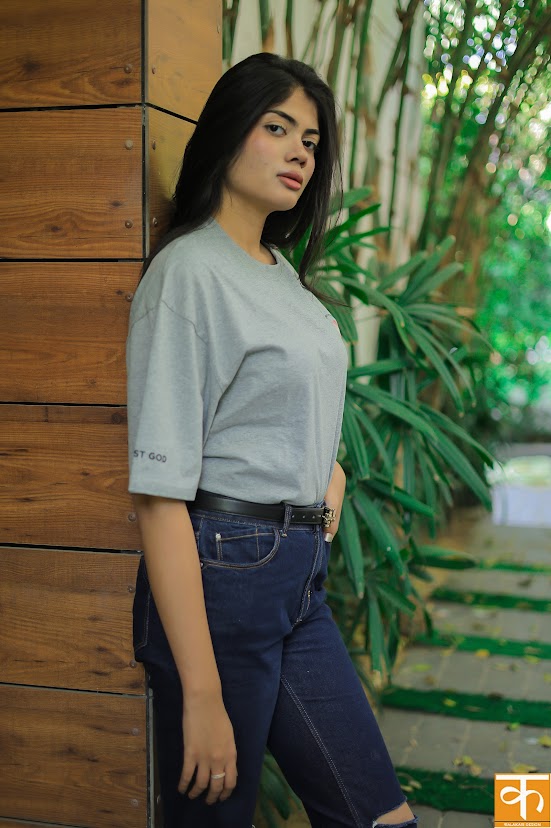 Knitted t-shirt with Print Grey Pink Floral – Trust God | Every flower blooms in their own time