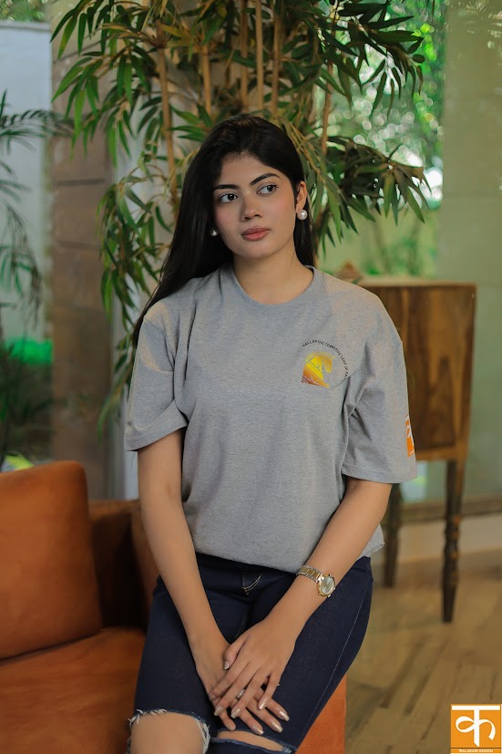 Knitted t-shirt with Print Grey Yellow Ombre Horse – Galloping Towards Leap of Faith | Leap of Faith